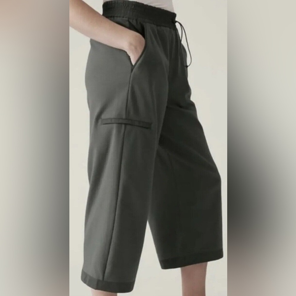 Athleta pants Women's Black Cropped Pants Athleta Triumph Hybrid Wide‎ Crop XXS